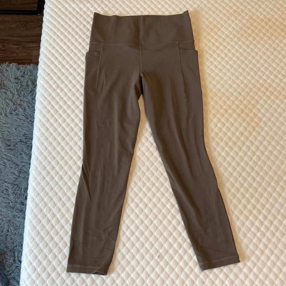 Athleta 7/8 size S leggings with side pockets Never worn